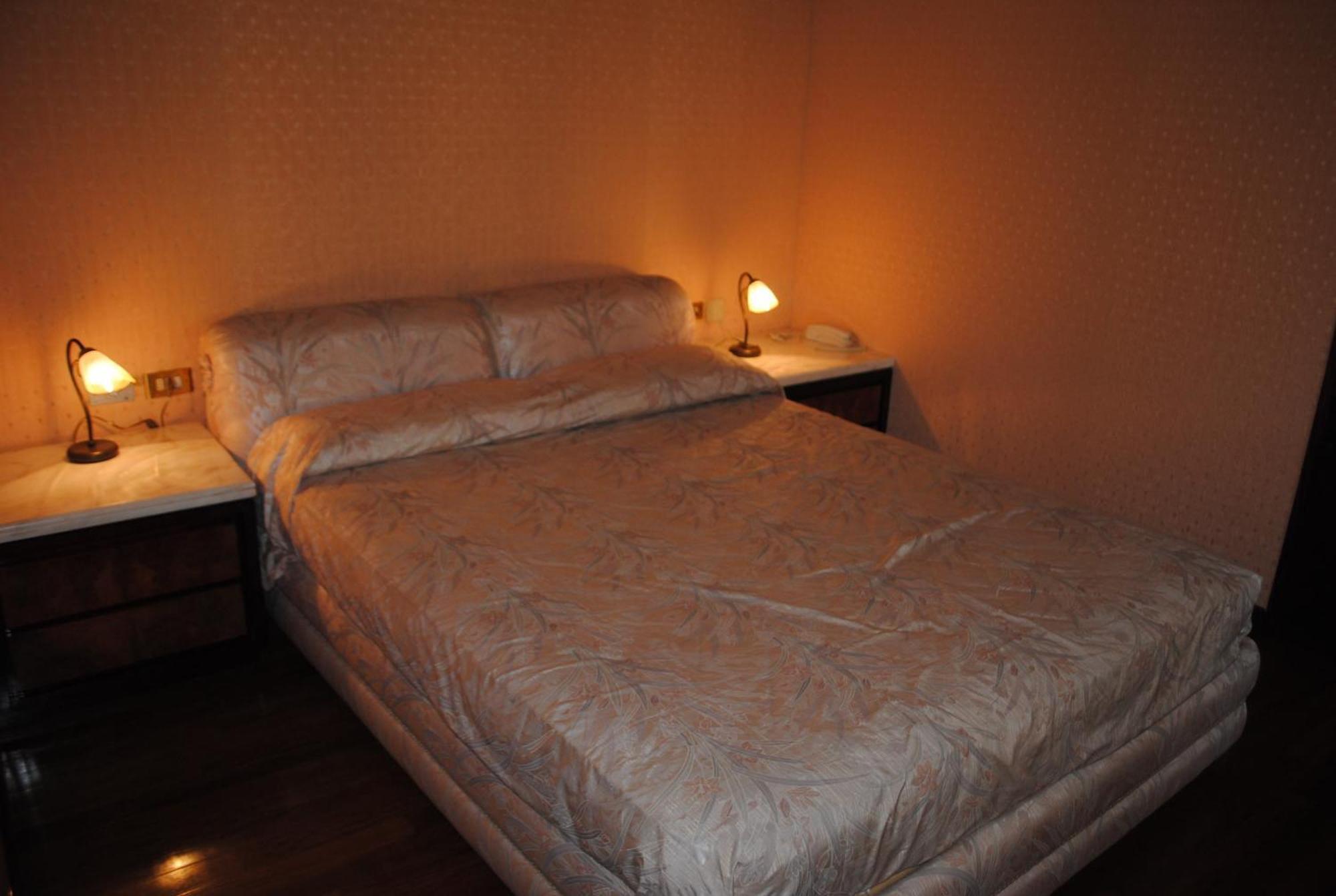 Hotel Locanda San Giacomo Agliano Terme Rum bild