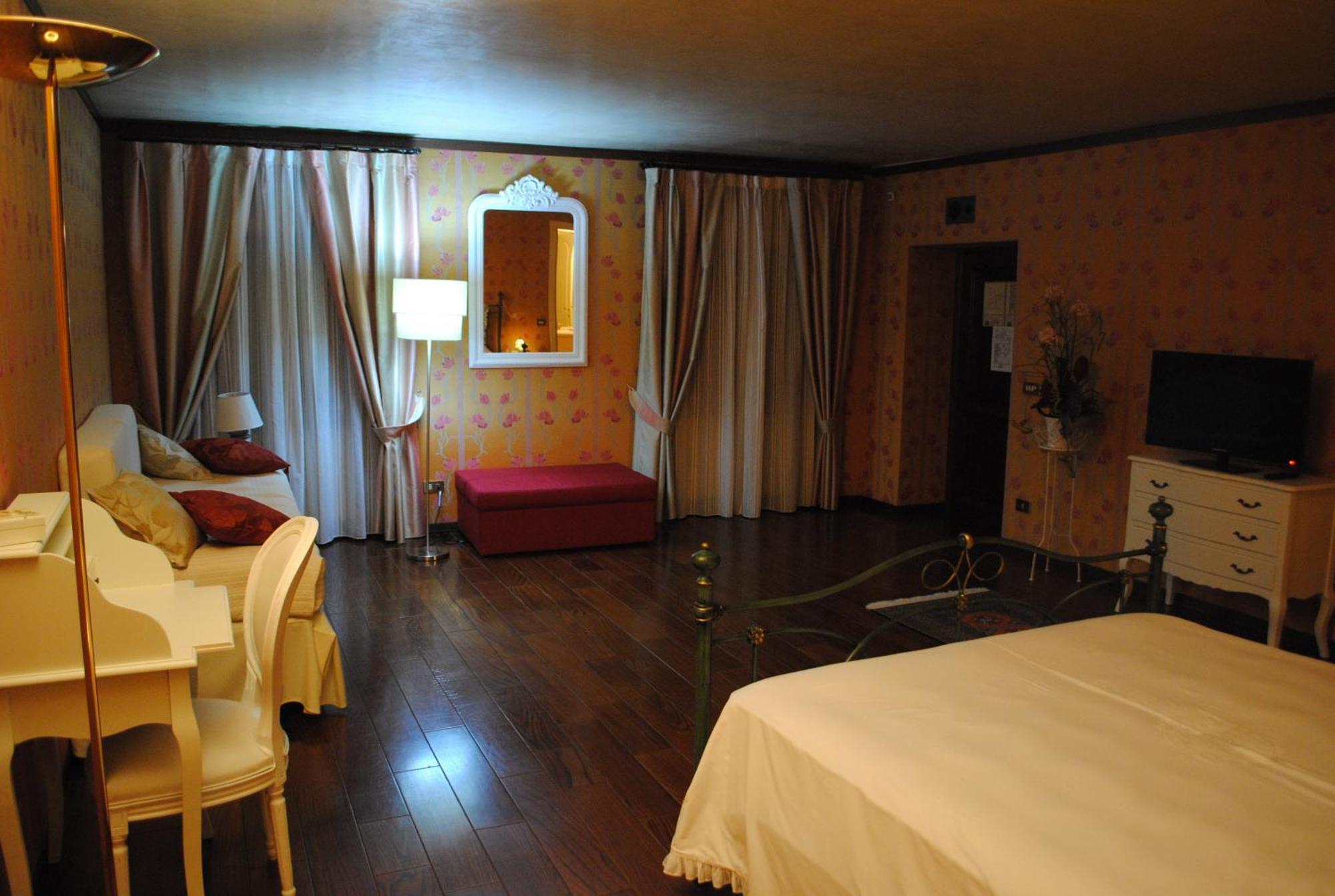 Hotel Locanda San Giacomo Agliano Terme Rum bild