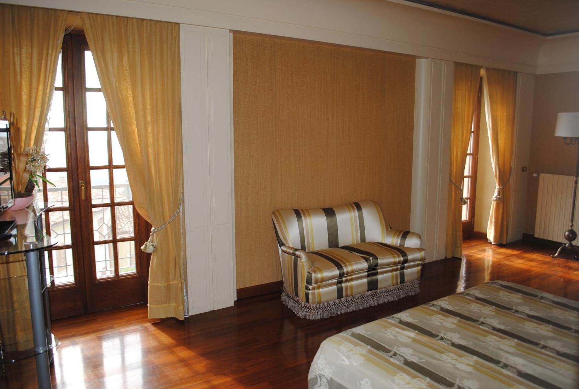 Hotel Locanda San Giacomo Agliano Terme Rum bild